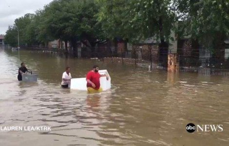 Cel putin sapte morti, in inundatii din statul american Texas