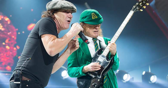 Brian Johnson (AC/DC): Sunt zdrobit