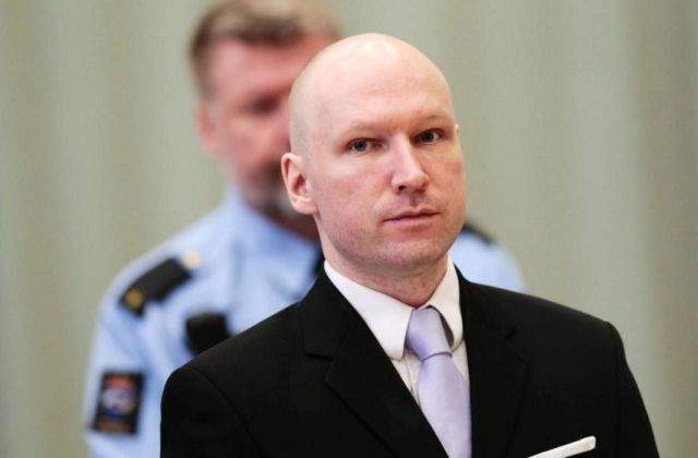 Intre timp, in Norvegia: Drepturile extremistului Anders Breivik, incalcate in inchisoare