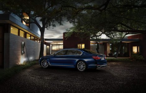  Top  100 de ani de BMW sarbatoriti cu 100 de exemplare de Seria 7