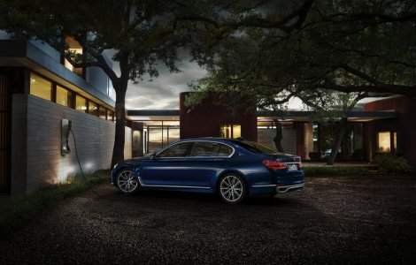  Top  100 de ani de BMW sarbatoriti cu 100 de exemplare de Seria 7