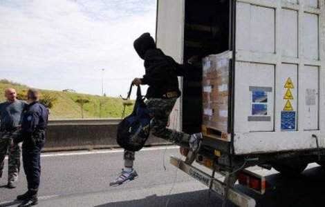 Retea de muncitori clandestini romani si bulgari, anihilata in Franta