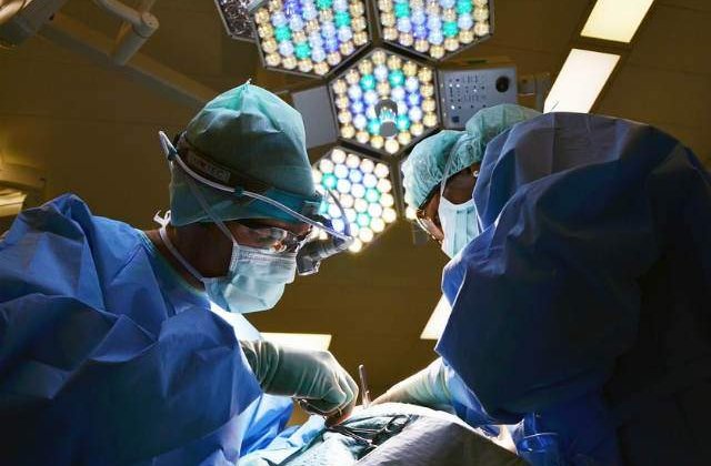 Doua vesti bune pentru medici. Cum se poate schimba in bine situatia din sistemul public de sanatate