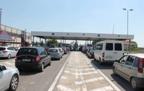 Aglomeratie in vami, zeci de mii de romani vin acasa de Paste