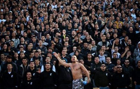 Fanii echipei Partizan Belgrad l-au batut pe directorul general al clubului