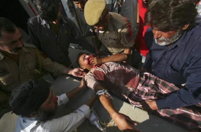 Un adolescent din India s-a impuscat in cap in timp ce facea selfie cu un pistol