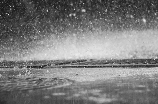 Atentionare cod GALBEN de ploi si vant in jumatate de tara