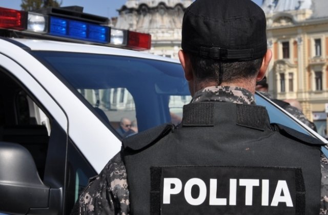 Un politist a ranit un biciclist, dupa ce i-a deschis portiera drept in fata