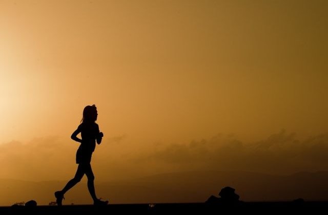 Studiu: Un minut de antrenament poate fi suficient pentru imbunatatirea sanatatii