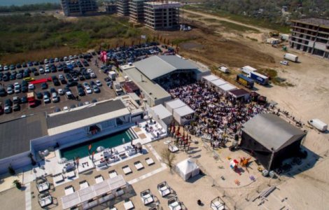 30.000 de turi&#537;ti au petrecut minivacan&#539;a de 1 mai pe litora