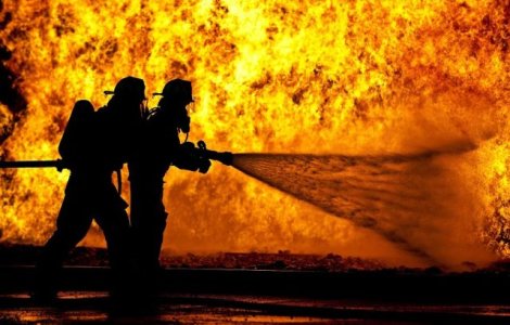 Canada: Stare de urgenta in provincia Alberta din cauza unui incendiu puternic de vegetatie