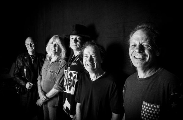 [Video] Cum suna "noul" AC/DC? Axl Rose, surprins la repetitii