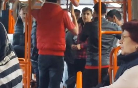  Video  Razbunarea manelistilor. Cum au raspuns mai multi tineri dupa bataia din tramvaiul 41