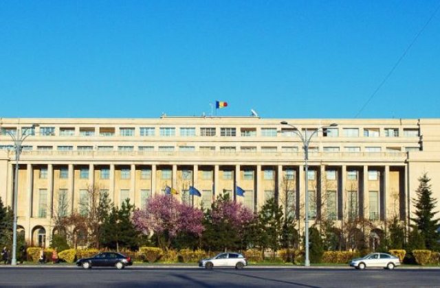 Protestatarii fata de situatia din spitale au scandat in fata Guvernului