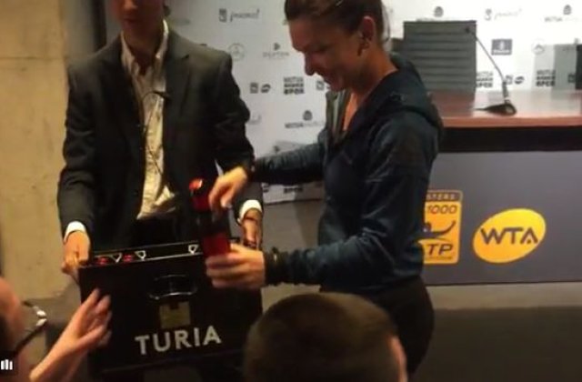 Halep a impartit bere jurnalistilor de la Madrid, dupa calificarea in finala