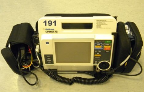 Doctorul Serban Bradisteanu: Un defibrilator i-ar fi salvat viata fotbalistului