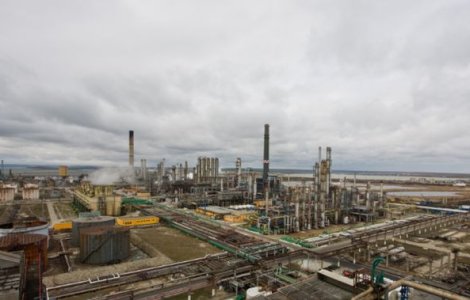 Dosarul "Rompetrol II", sechestru de trei miliarde de lei la rafinaria Petromidia