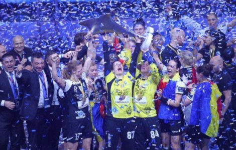 Campioanele Europei au ajuns acasa. Vor fi primite de Klaus Iohannis