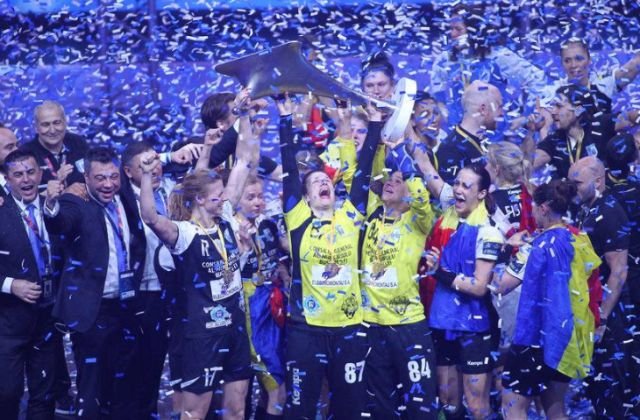 Campioanele Europei au ajuns acasa. Vor fi primite de Klaus Iohannis