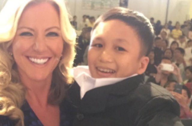 [FOTO] Gafa de proportii: a crezut ca tine in brate un copil, dar avut parte de o surpriza