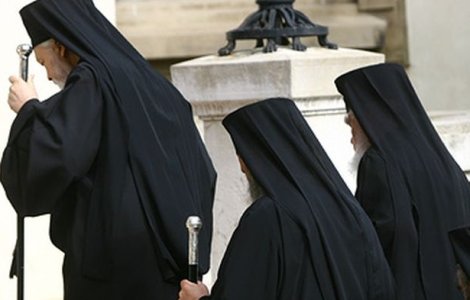 Preotii pot fi verificati daca au colaborat cu Securitatea