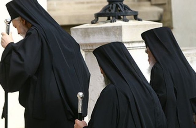 Preotii pot fi verificati daca au colaborat cu Securitatea