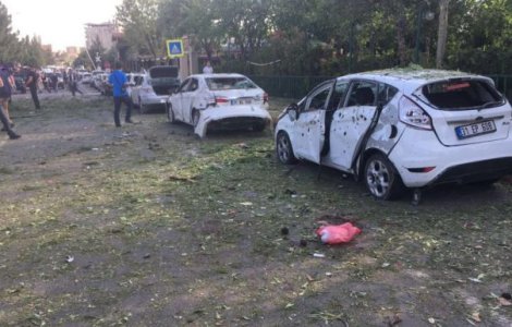 Cel putin trei morti si zeci de raniti in atentatul din sud-estul Turciei, atribuit PKK