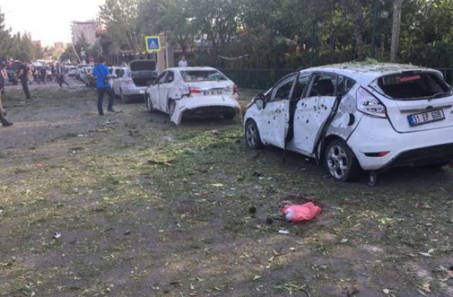 Cel putin trei morti si zeci de raniti in atentatul din sud-estul Turciei, atribuit PKK