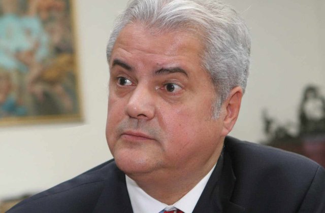 Adrian Nastase la DIICOT: Fostul premier, audiat intr-un mega dosar