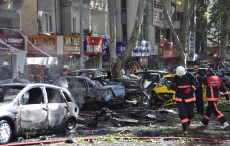 Atac terorist in fata unei baze militare din orasul turc Istanbul