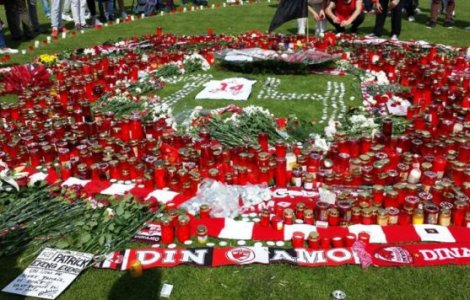  Video  Patrick Ekeng, omagiat de peste 1500 de oameni la stadionul Dinamo