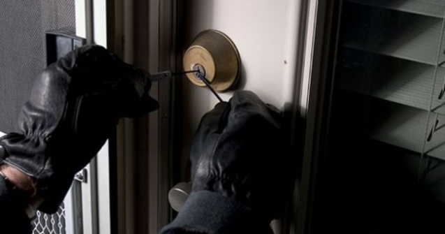 Casa unui afacerist din Top 300, sparta in timp ce acesta dormea inauntru