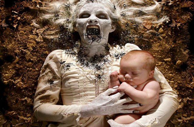 [FOTO] Acest fotograf creeaza imagini terifiante impreuna cu fiicele lui