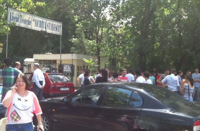 [EXCLUSIV] Halucinant! Elevii de la un liceu din Bucuresti nu au voie sa sune la 112 in caz de urgenta