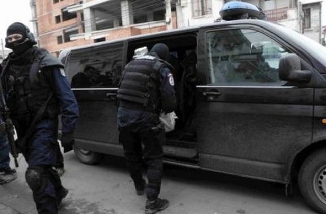 O masina a DIICOT in care era omul de afaceri Lucian Caraiman s-a rasturnat in Caras Severin