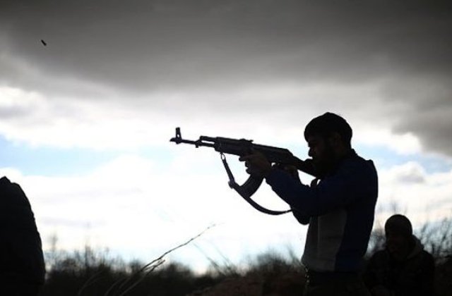 Sute de membri ai retelei teroriste Al-Qaida, arestati in Yemen