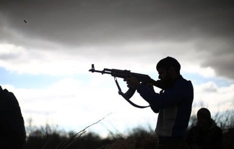 Sute de membri ai retelei teroriste Al-Qaida, arestati in Yemen