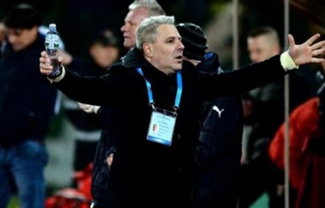 Presa din Bulgaria anunta ca antrenorul Marius Sumudica negociaza cu Levski Sofia