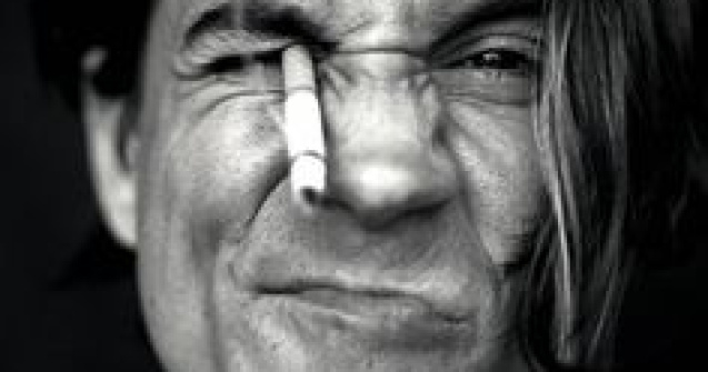 Anthony Kiedis, solistul trupei Red Hot Chili Peppers, dus la spital