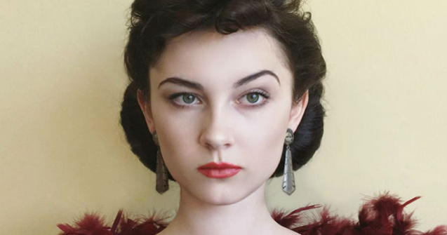 Aceasta tanara poate recrea la perfectie orice look vintage