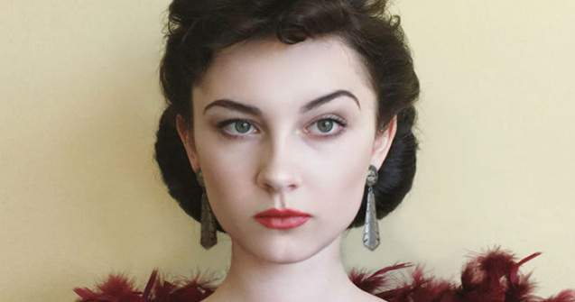 Aceasta tanara poate recrea la perfectie orice look vintage