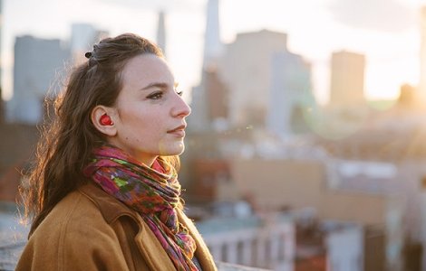  Video  Spune adio dictionarelor! S-a inventat dispozitivul care traduce instant orice conversatie