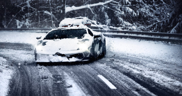 Unde poti sa mergi cu un Lamborghini? Ei bine, pe un munte de zapada!