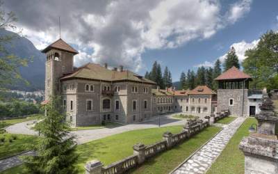 Se lanseaza un parc de...