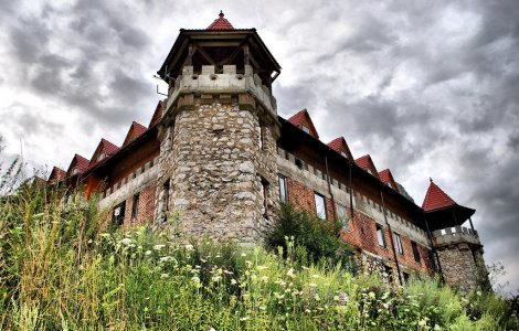 Dupa 700 de ani, Castelul din Trascau a fost transformat in hotel