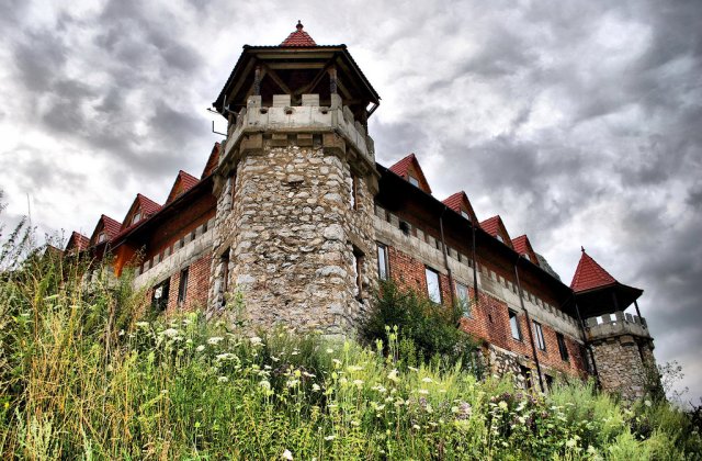 Dupa 700 de ani, Castelul din Trascau a fost transformat in hotel