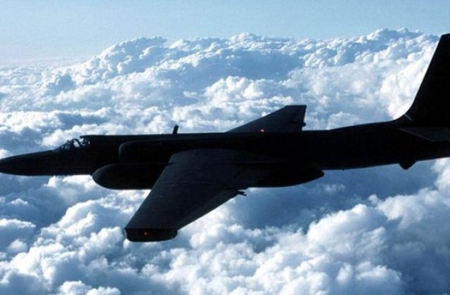 Avion american, interceptat de avioane chineze deasupra Marii Chinei de Sud