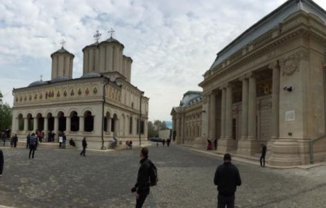 Catedrala Patriarhala isi sarbatoreste hramul istoric de Sfintii Imparati Constantin si Elena