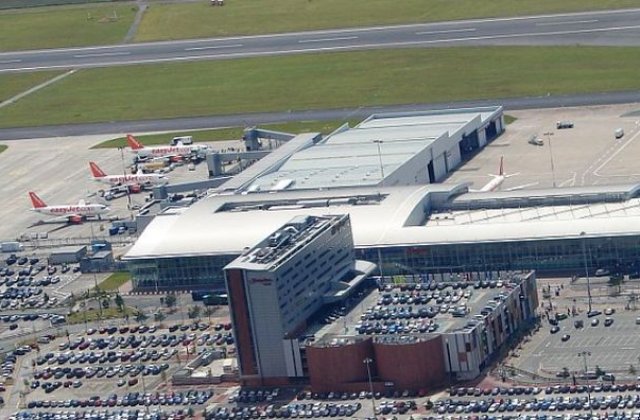 Aeroportul din Liverpool, evacuat partial