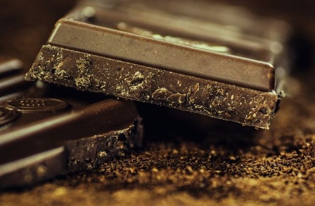 Prahova: Dosar penal dupa ce un candidat a impartit doua ciocolatele